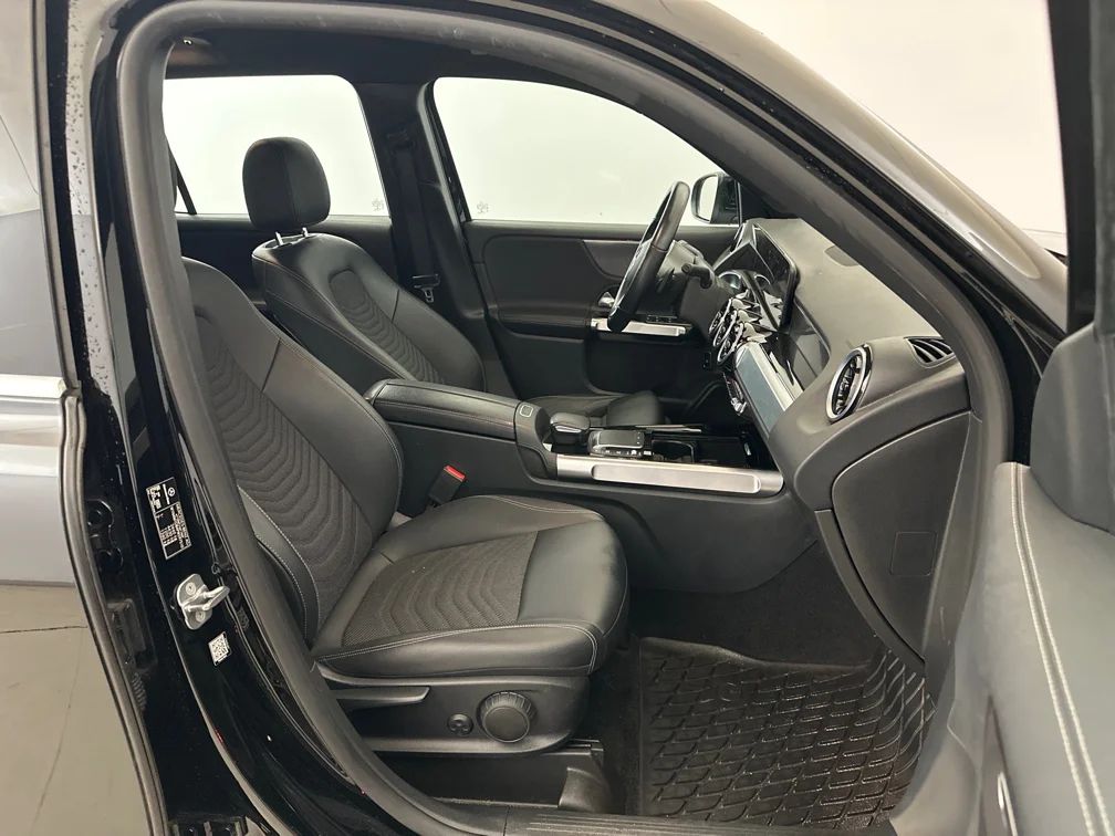 Mercedes-Benz GLB 200 d 4M SE Progressive 7sits Drag Kamera Delläder MOMS 150hk – bild 7 av 13