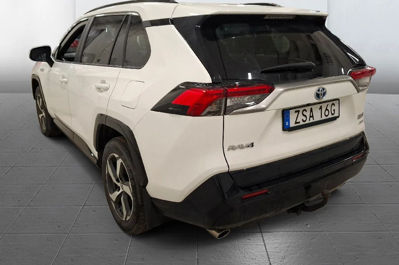 Toyota RAV 4 Plug-In AWD-i X-Edition Drag Kamera Delläder 306hk – bild 6 av 11