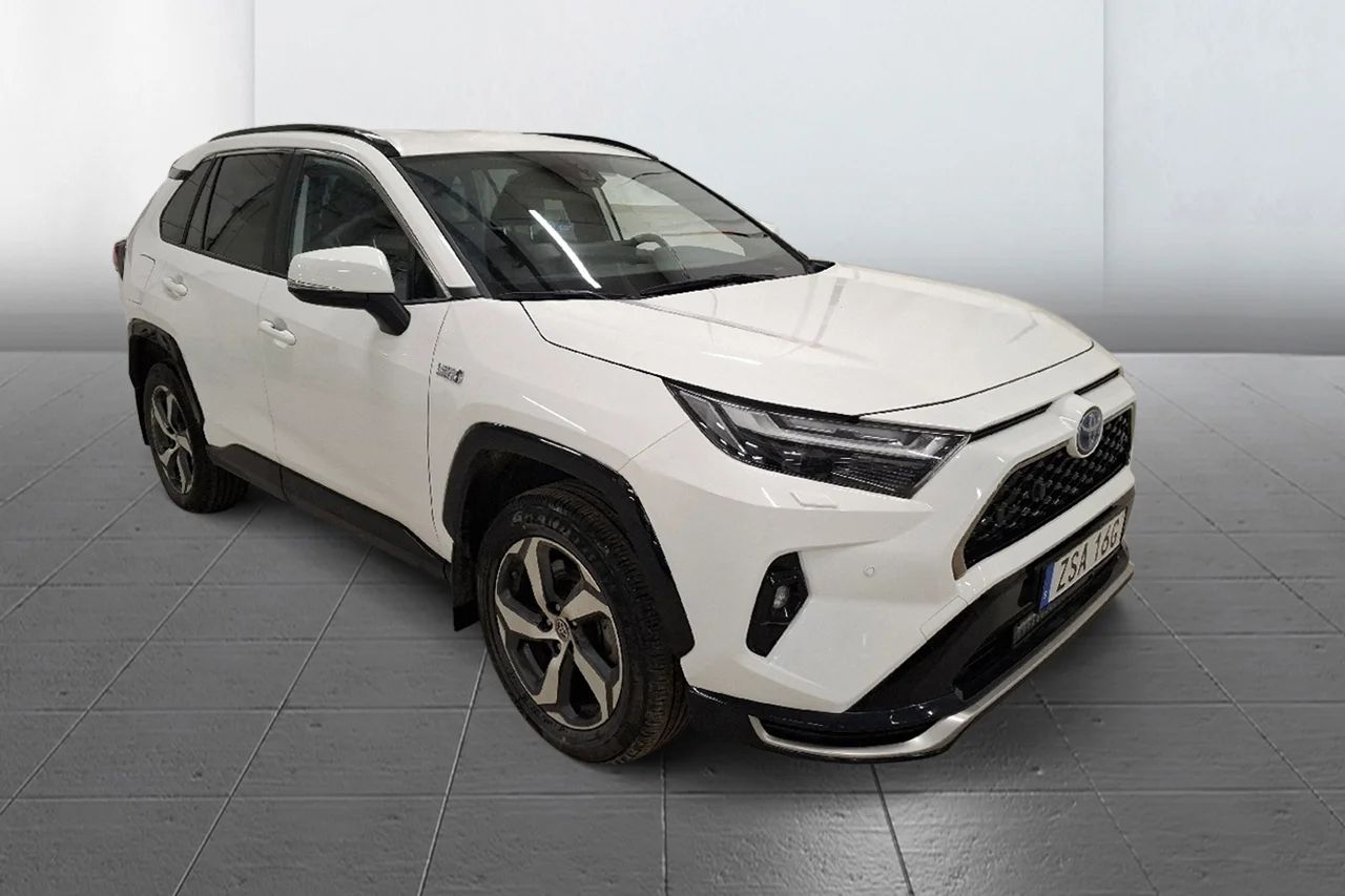 Toyota RAV 4 Plug-In AWD-i X-Edition Drag Kamera Delläder 306hk – bild 3 av 11