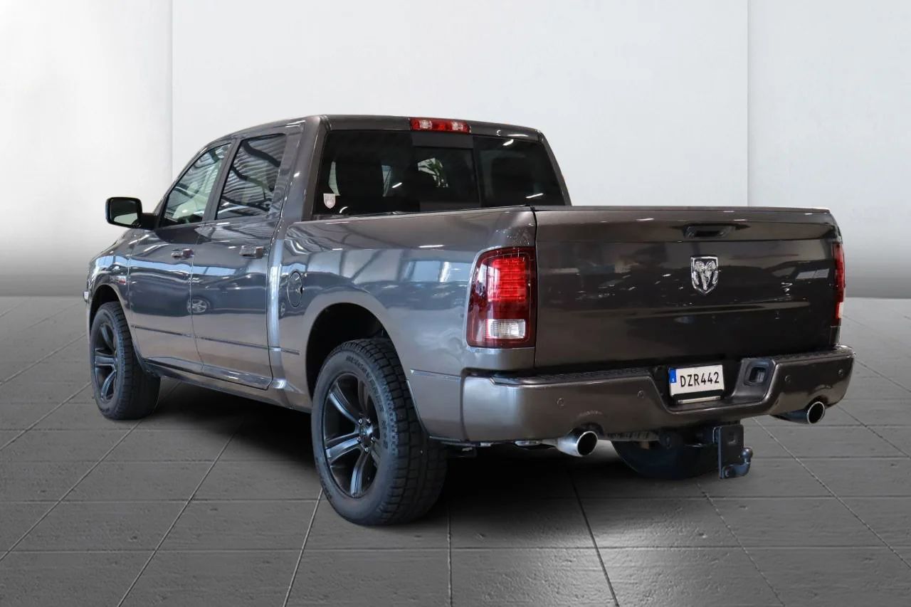 Dodge RAM 1500 Sport 5.7 V8 HEMI 4x4 Luft Drag 395hk – bild 5 av 13