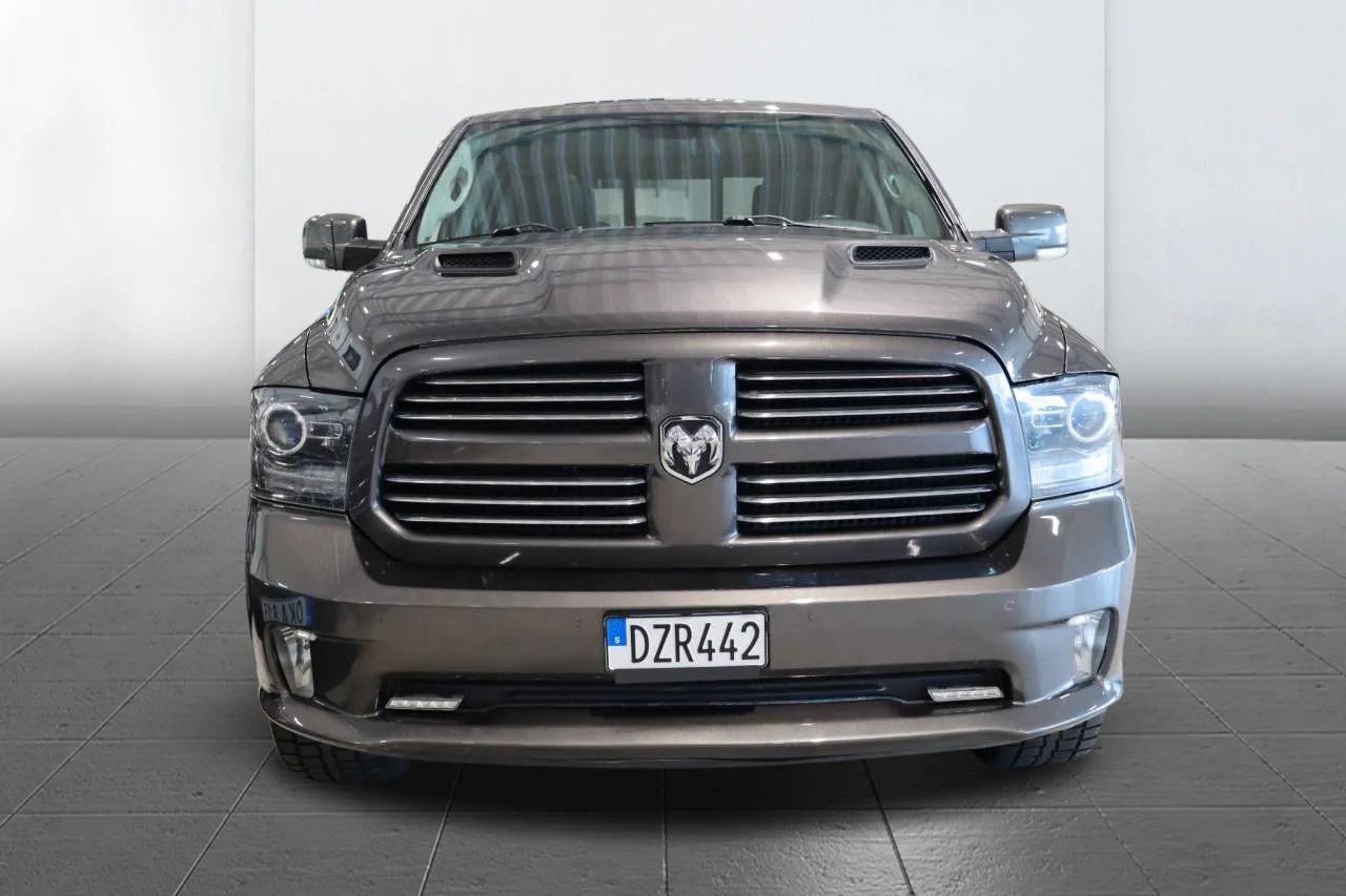 Dodge RAM 1500 Sport 5.7 V8 HEMI 4x4 Luft Drag 395hk – bild 3 av 13