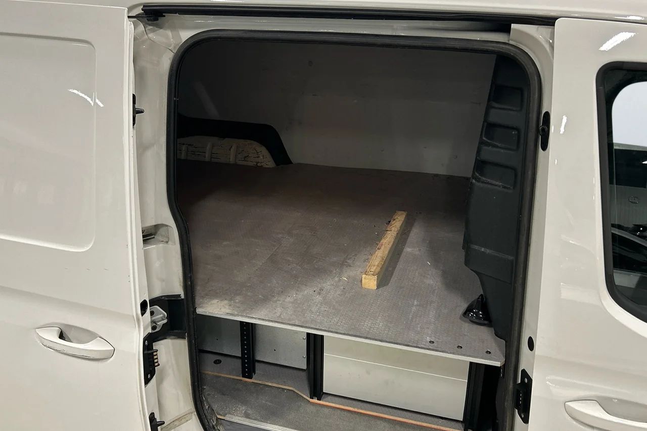 Volkswagen Caddy Maxi Cargo Maxi 2.0 TDI Aut Drag Inredd Värmare Kamera 122hk – bild 6 av 10