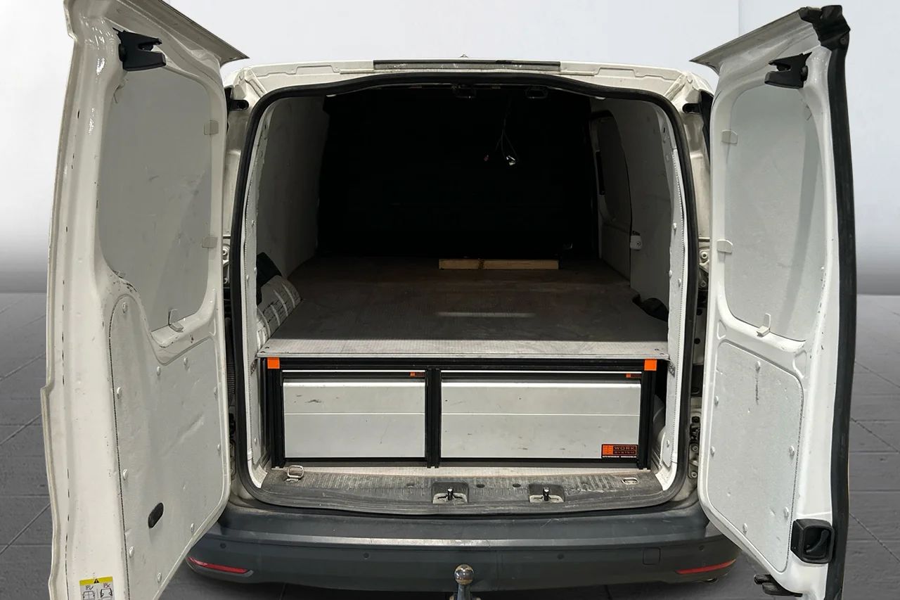 Volkswagen Caddy Maxi Cargo Maxi 2.0 TDI Aut Drag Inredd Värmare Kamera 122hk – bild 7 av 10