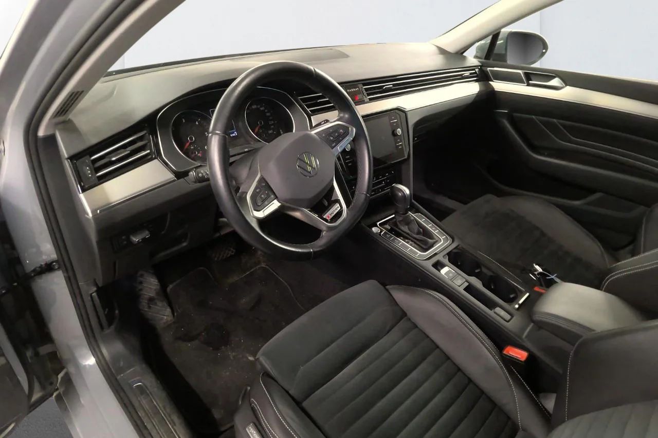 Volkswagen Passat SC 2.0 TDI 4M Aut GT Drag Kamera Värmare MOMS 200hk – bild 7 av 8