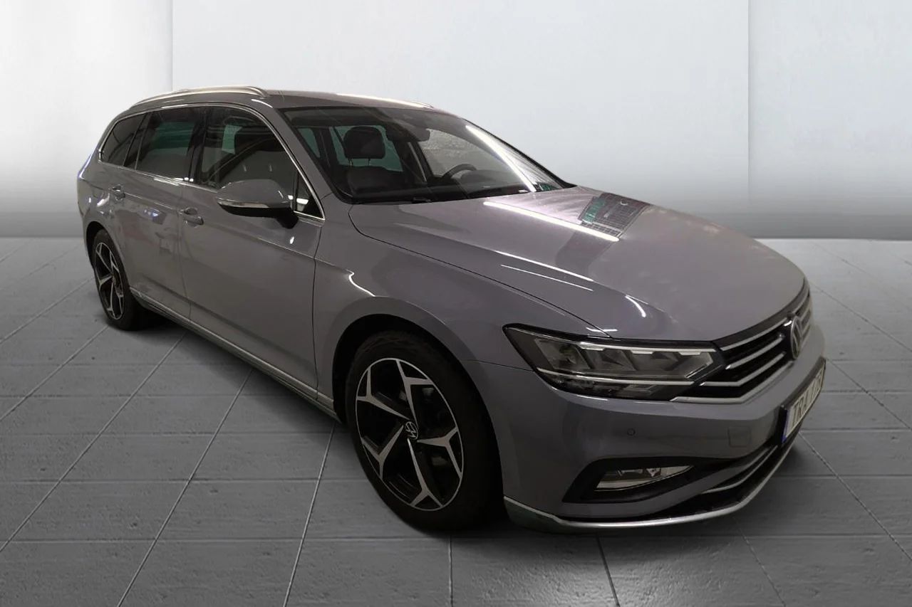 Volkswagen Passat SC 2.0 TDI 4M Aut GT Drag Kamera Värmare MOMS 200hk – bild 3 av 8