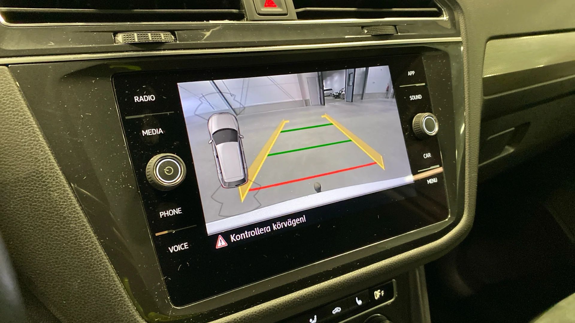 Volkswagen Tiguan Allspace 2.0 TSI 4M 5sits Premium Drag Kamera Värmare MOMS 190hk – bild 10 av 13