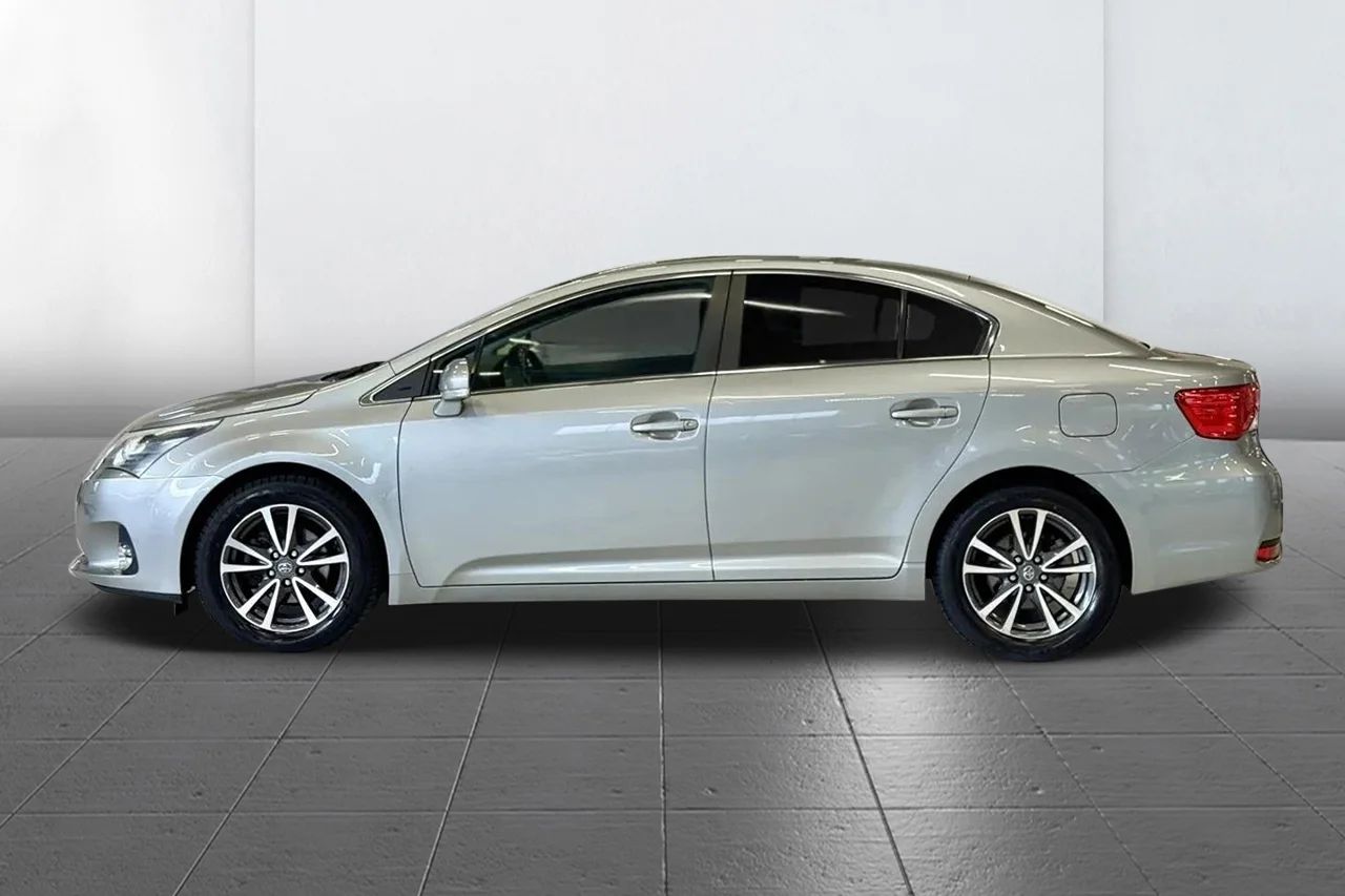 Toyota Avensis Sedan 1.8 Business Kamkedja 147hk – bild 9 av 16