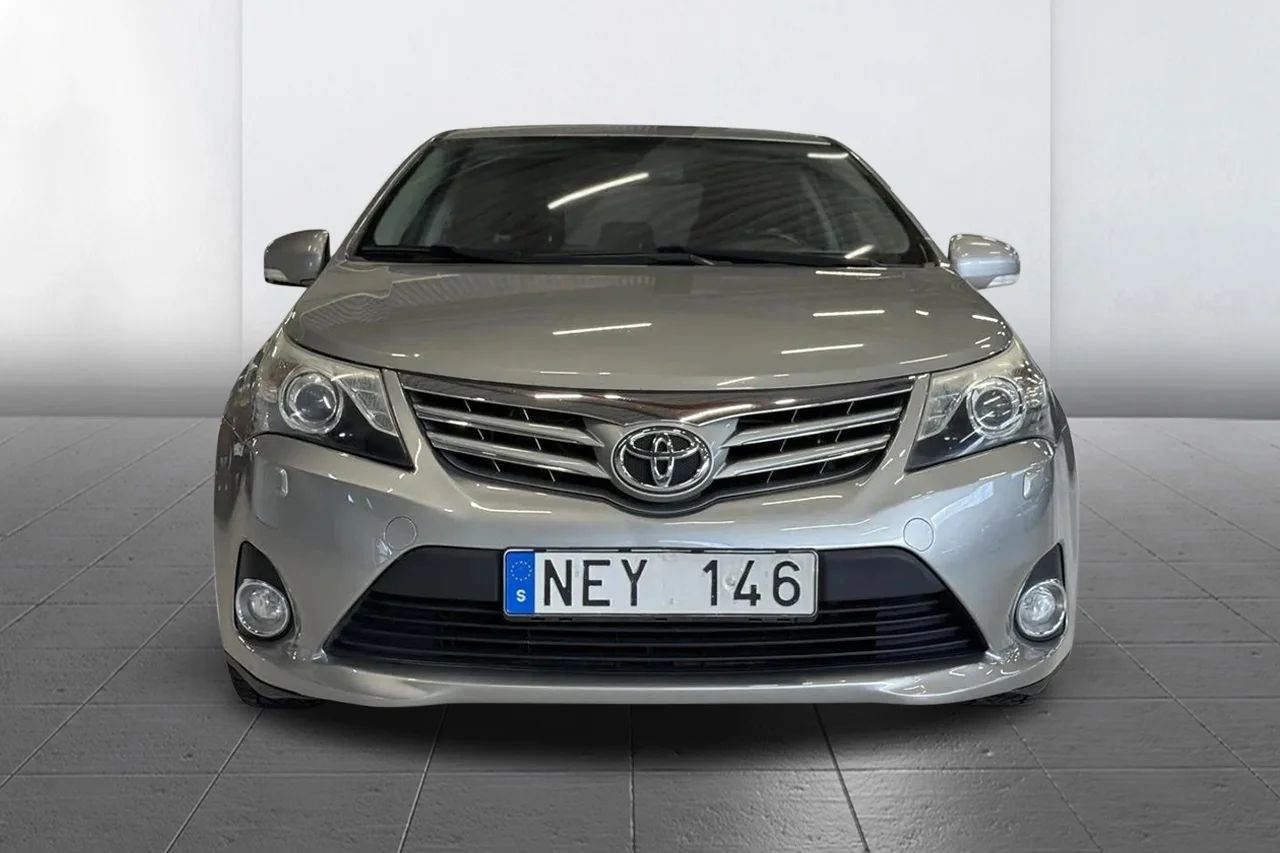 Toyota Avensis Sedan 1.8 Business Kamkedja 147hk – bild 3 av 16
