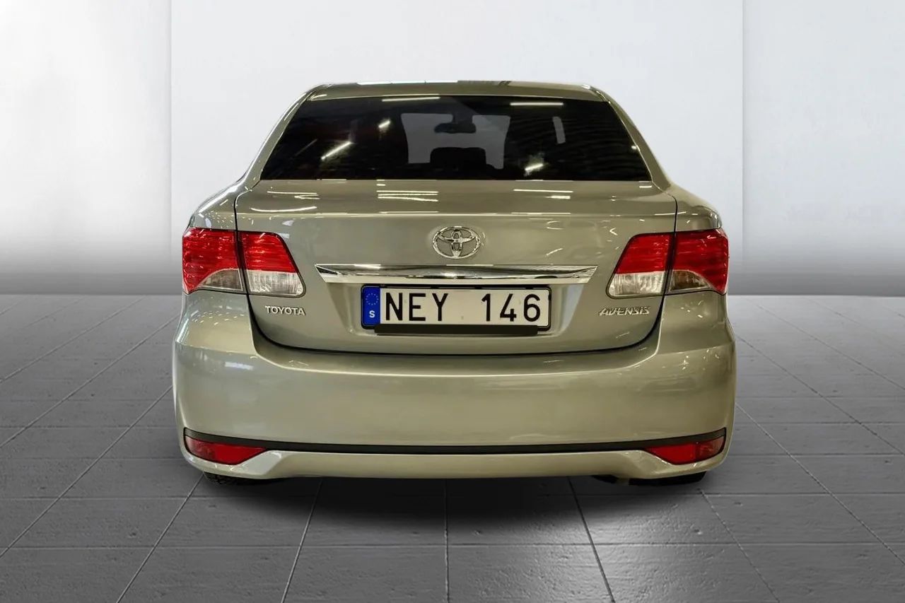 Toyota Avensis Sedan 1.8 Business Kamkedja 147hk – bild 7 av 16