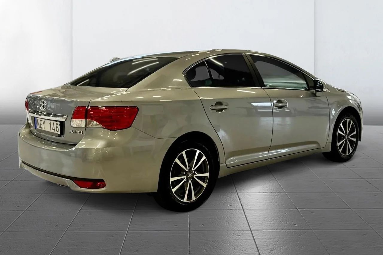 Toyota Avensis Sedan 1.8 Business Kamkedja 147hk – bild 6 av 16