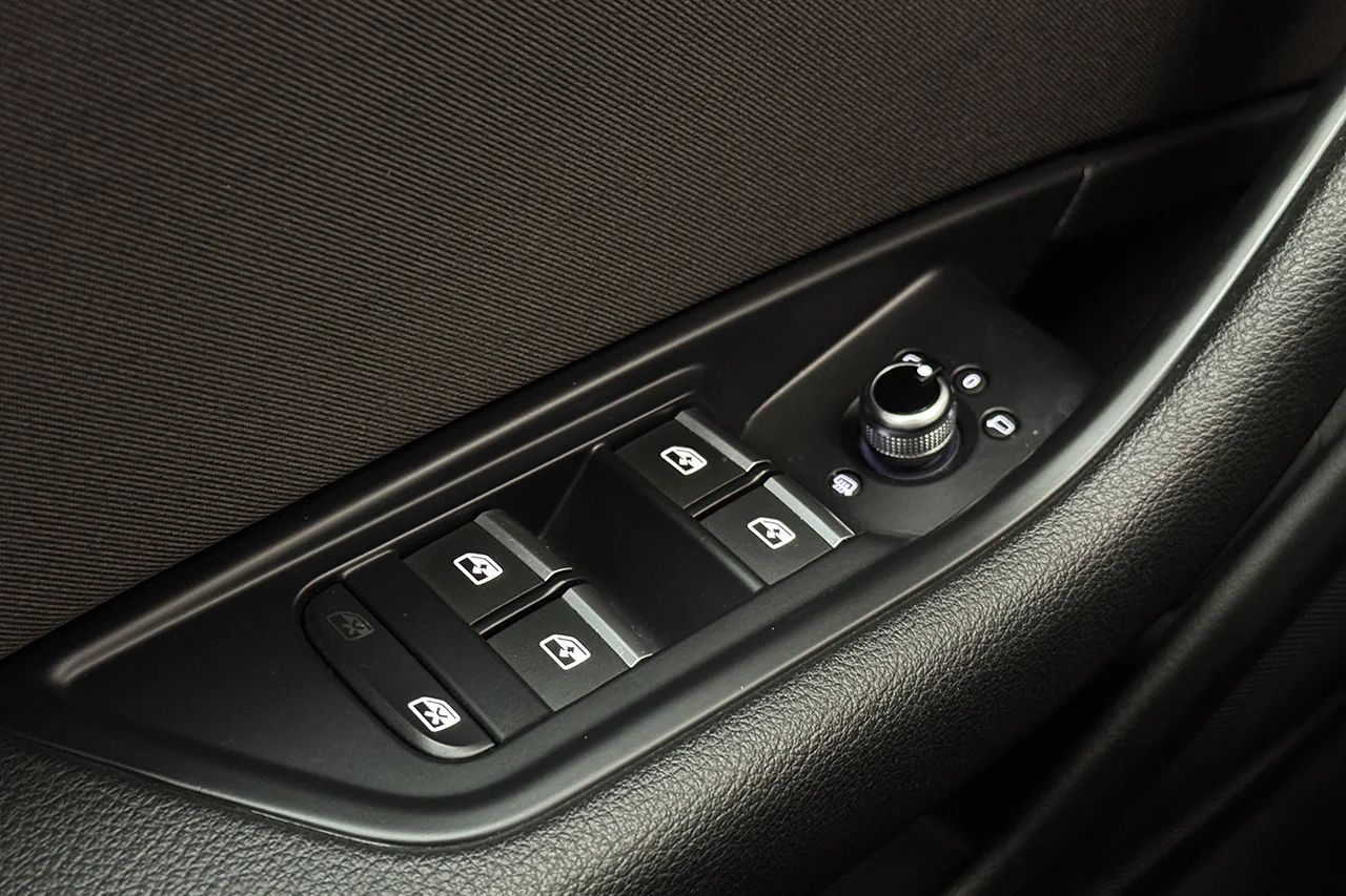 Audi A4 Allroad 40 2.0 TDI Quattro Proline Drag Navi Värmare MOMS 190hk – bild 29 av 32