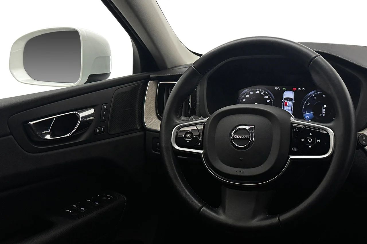 Volvo XC60 T5 AWD Inscription Drag Pano Navi HUD Läder H/K 250hk – bild 20 av 37