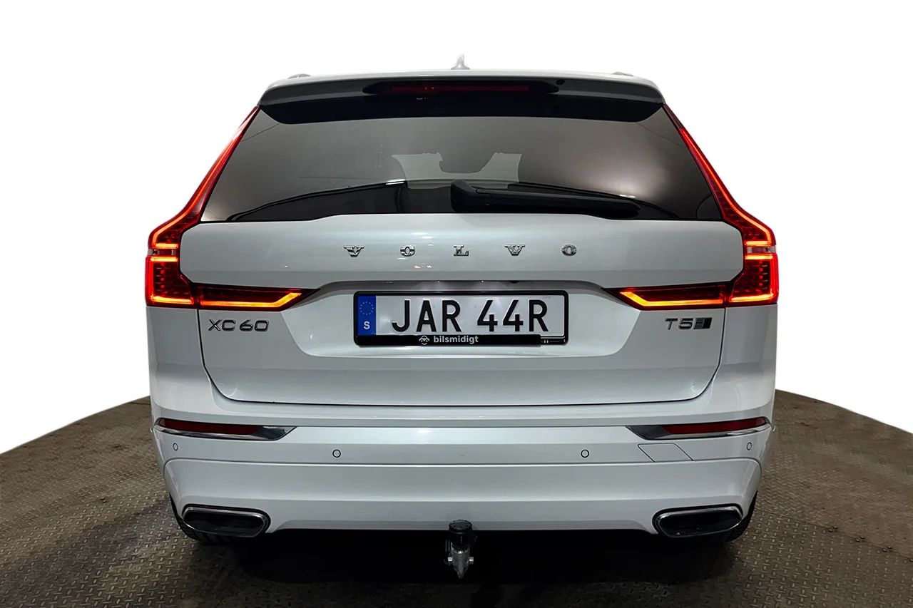 Volvo XC60 T5 AWD Inscription Drag Pano Navi HUD Läder H/K 250hk – bild 6 av 37