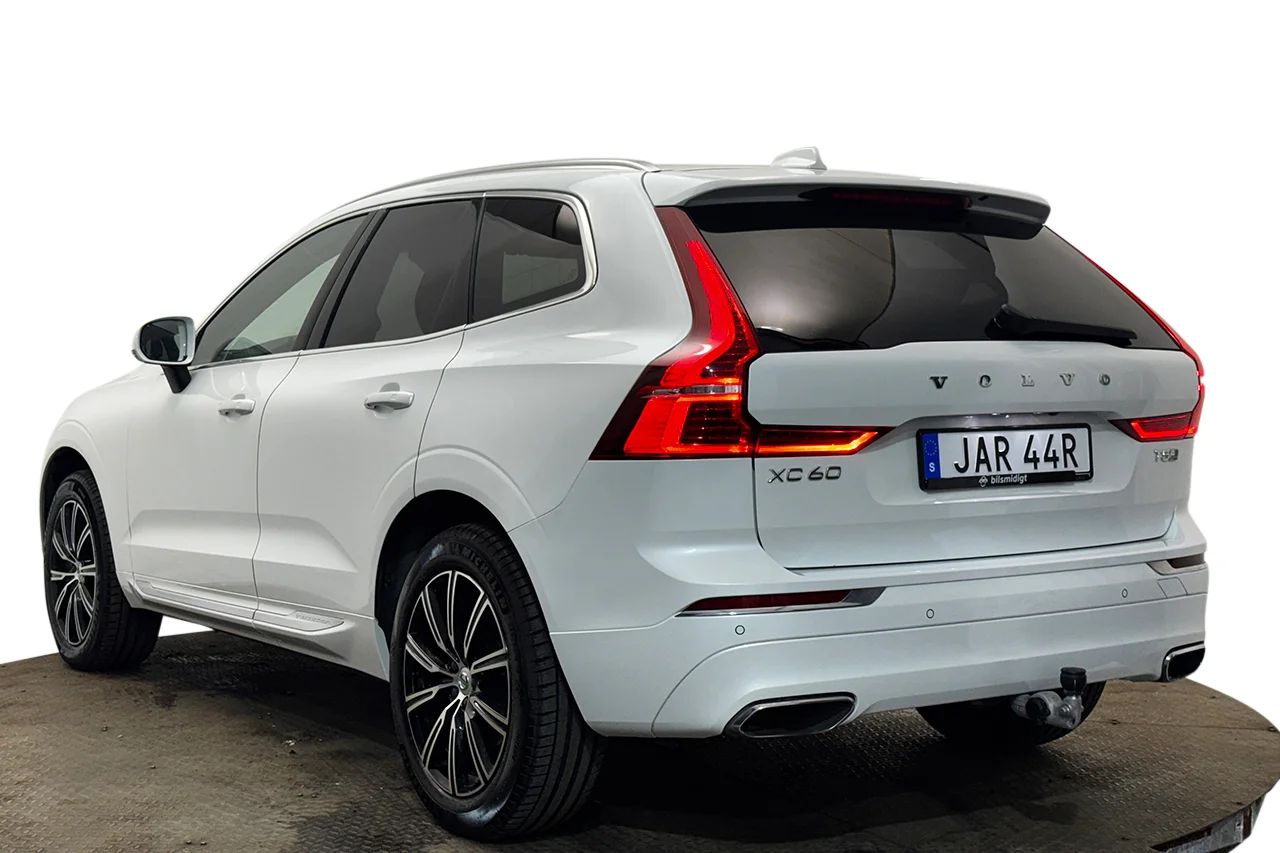 Volvo XC60 T5 AWD Inscription Drag Pano Navi HUD Läder H/K 250hk – bild 8 av 37