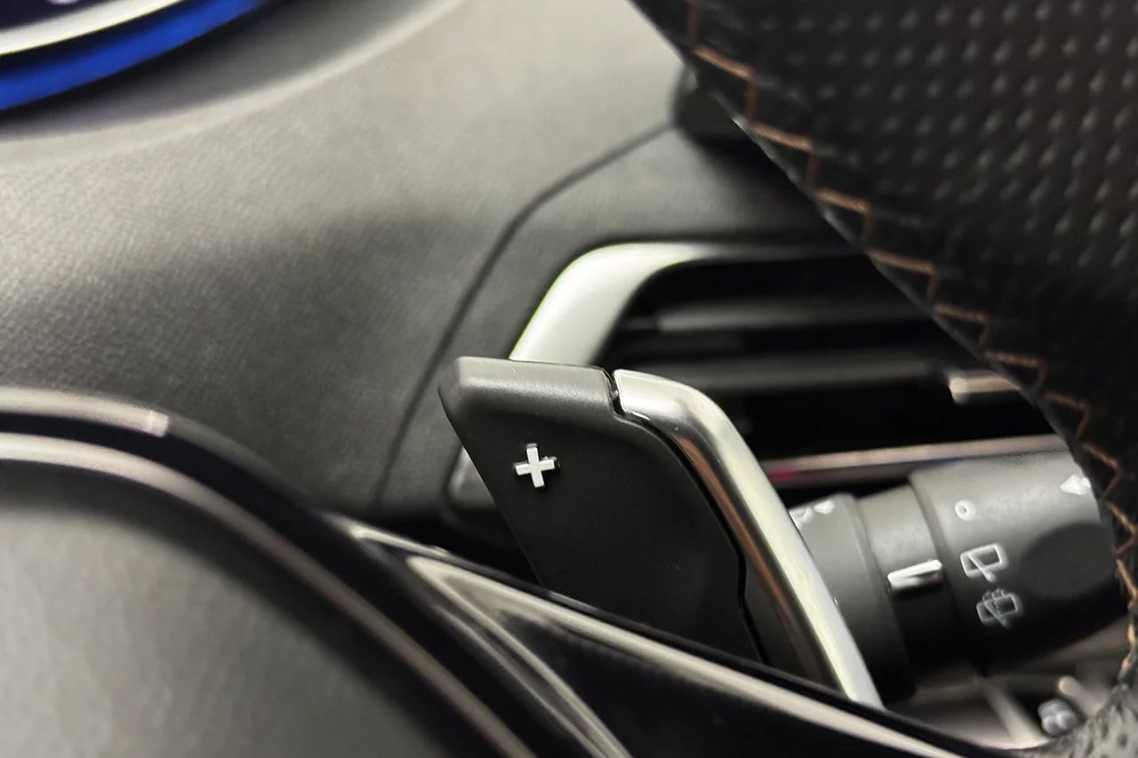Peugeot 3008 1.2 PureTech GT Navi Kamera Delläder Cockpit MOMS – bild 20 av 32