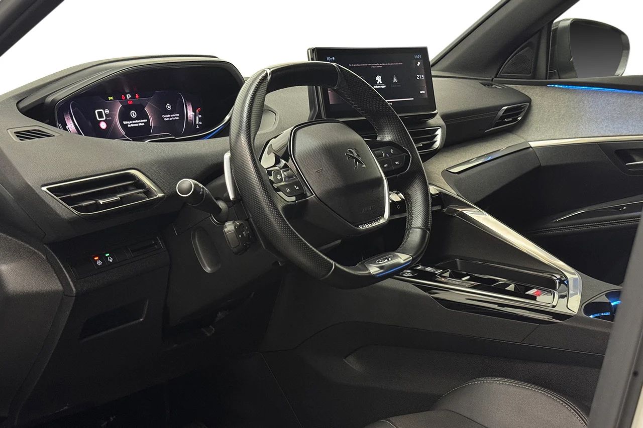 Peugeot 3008 1.2 PureTech GT Navi Kamera Delläder Cockpit MOMS – bild 11 av 32