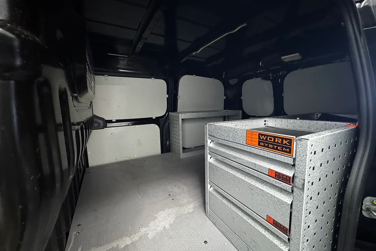 Nissan e-NV200 Skåp 24 kWh Inredd 2xSidodörr Navi Kamera Rattvärme 109hk – bild 12 av 29