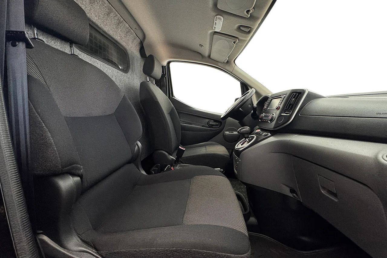 Nissan e-NV200 Skåp 24 kWh Inredd 2xSidodörr Navi Kamera Rattvärme 109hk – bild 17 av 29