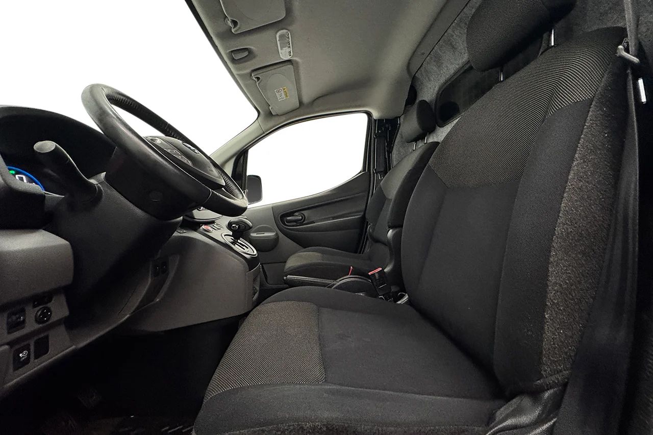 Nissan e-NV200 Skåp 24 kWh Inredd 2xSidodörr Navi Kamera Rattvärme 109hk – bild 15 av 29