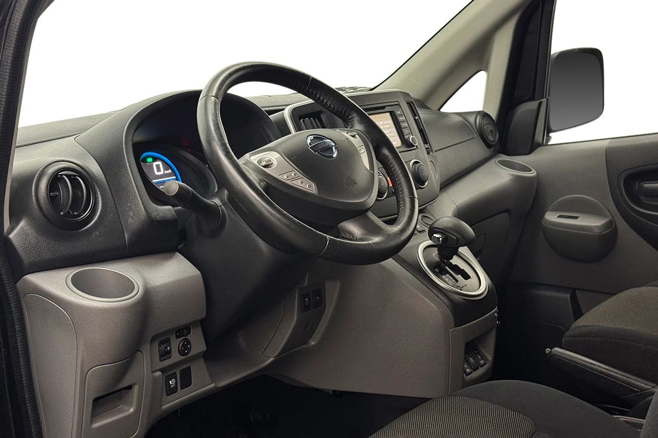 Nissan e-NV200 Skåp 24 kWh Inredd 2xSidodörr Navi Kamera Rattvärme 109hk – bild 16 av 29