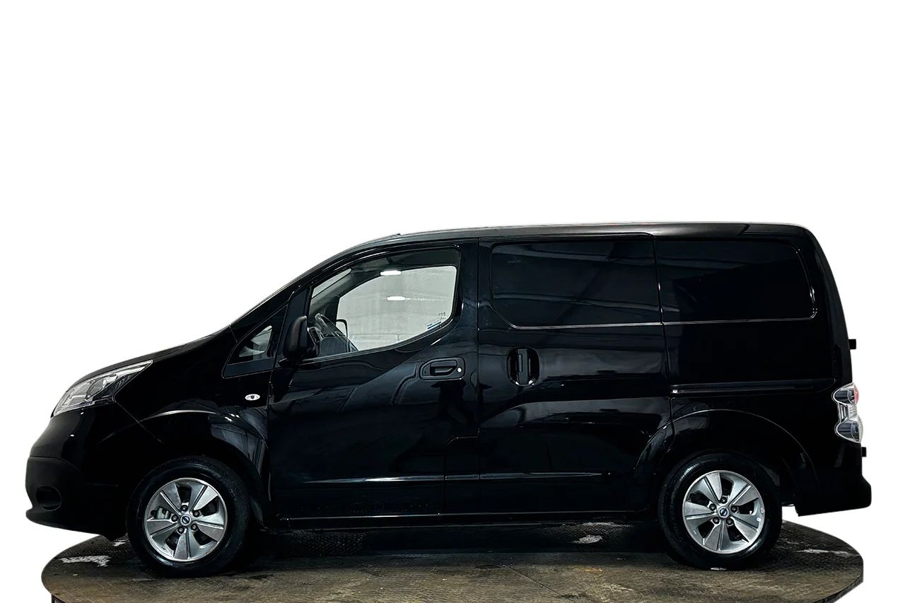 Nissan e-NV200 Skåp 24 kWh Inredd 2xSidodörr Navi Kamera Rattvärme 109hk – bild 10 av 29