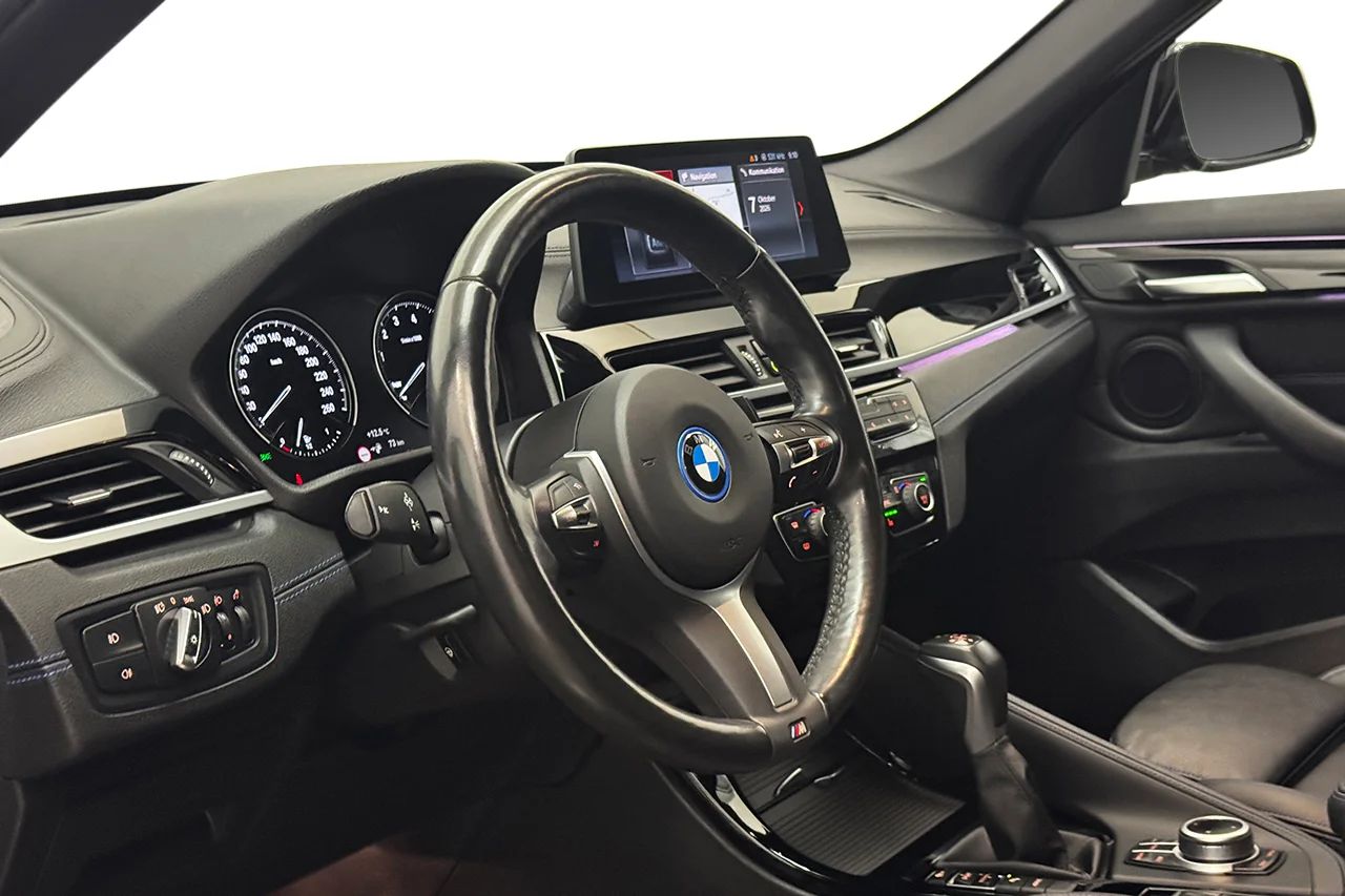 BMW X1 xDrive25e M Sport Drag HUD Navi Kamera Läder 220hk – bild 12 av 34