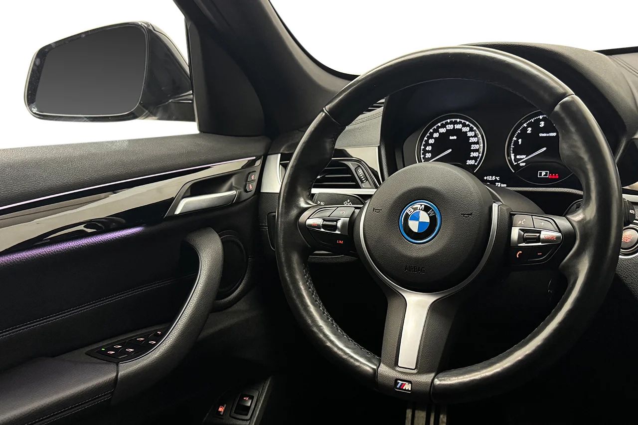 BMW X1 xDrive25e M Sport Drag HUD Navi Kamera Läder 220hk – bild 17 av 34