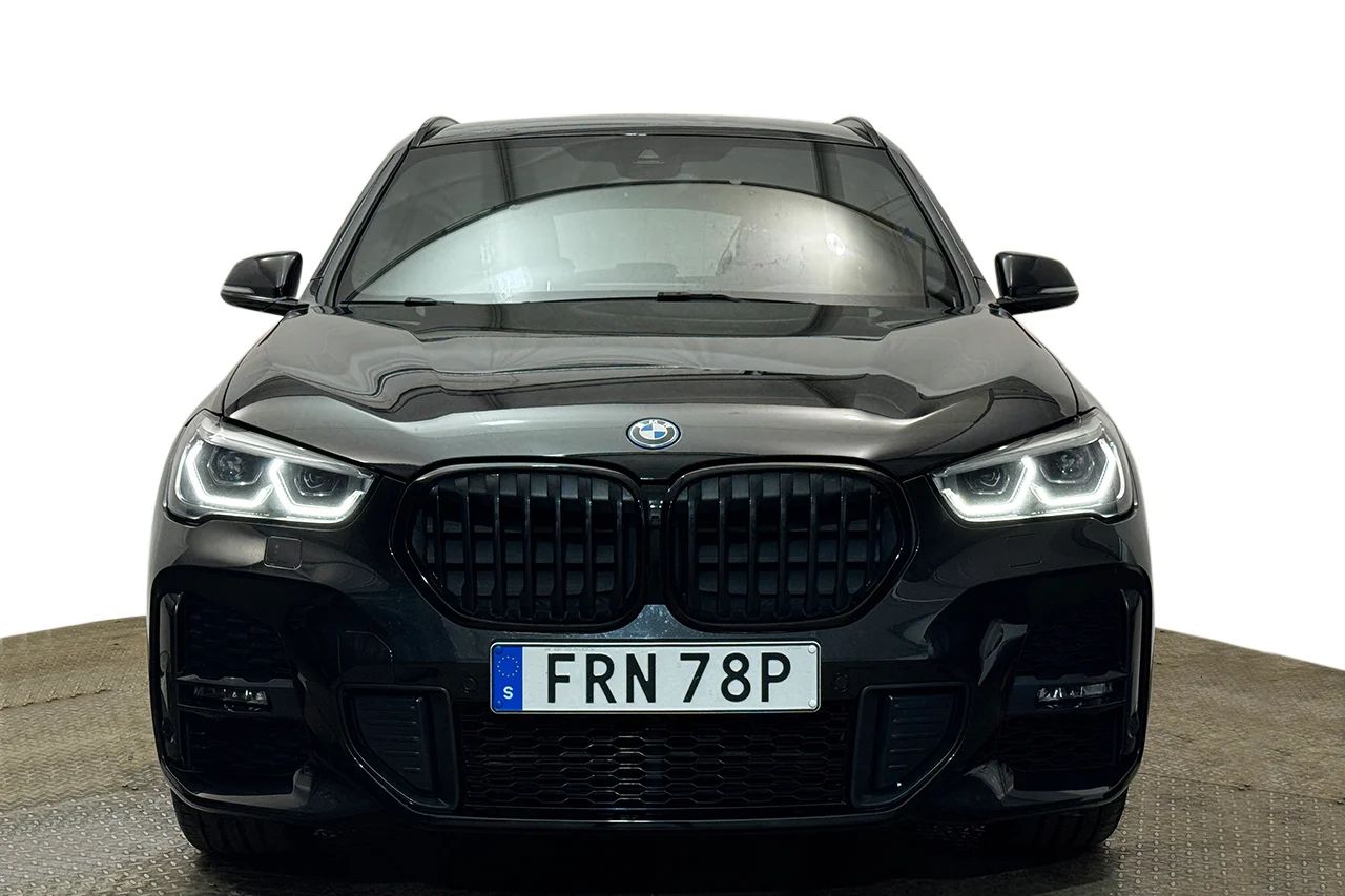 BMW X1 xDrive25e M Sport Drag HUD Navi Kamera Läder 220hk – bild 2 av 34