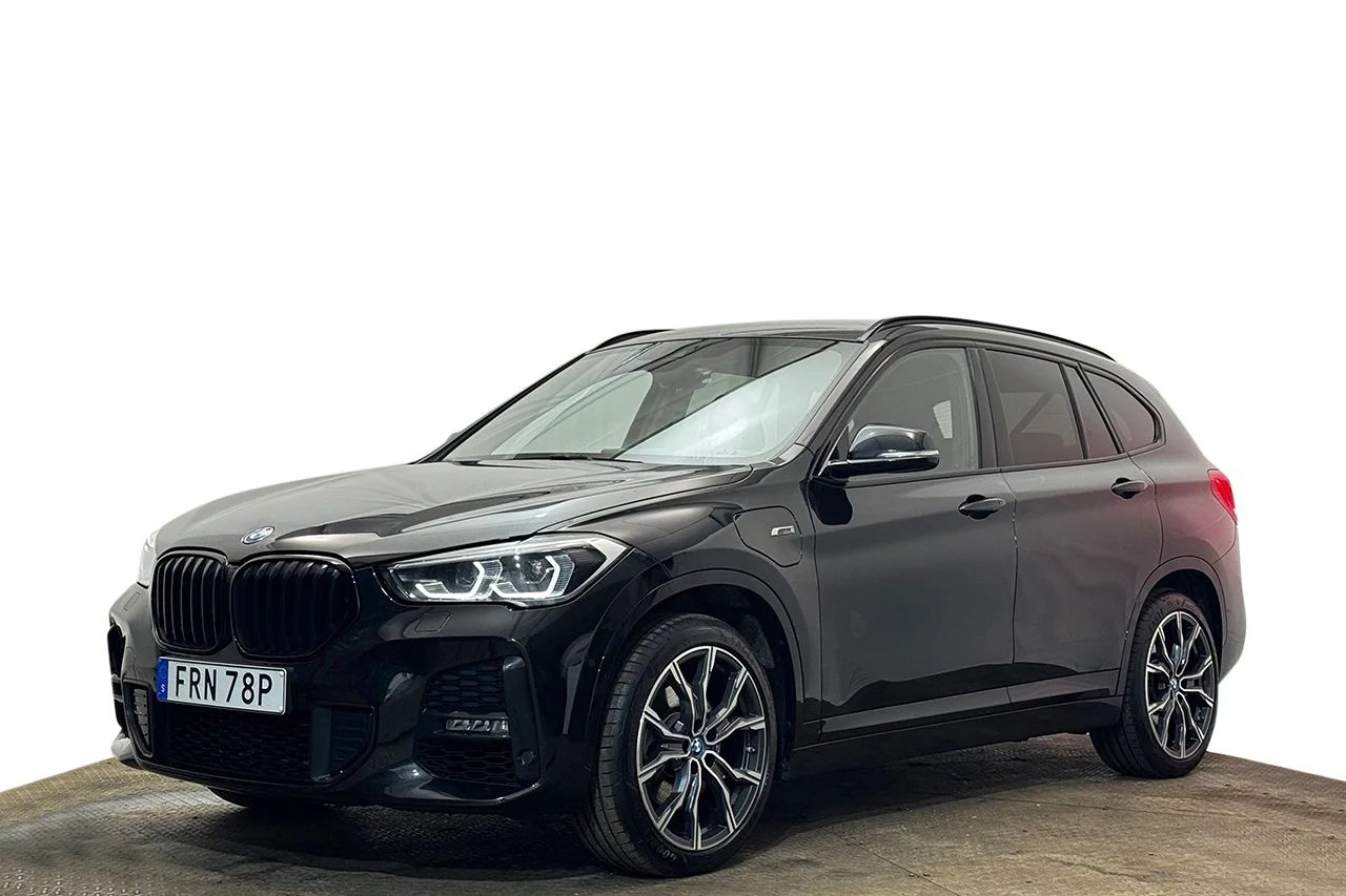 BMW X1 xDrive25e M Sport Drag HUD Navi Kamera Läder 220hk – bild 1 av 34