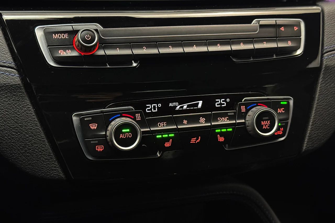 BMW X1 xDrive25e M Sport Drag HUD Navi Kamera Läder 220hk – bild 25 av 34