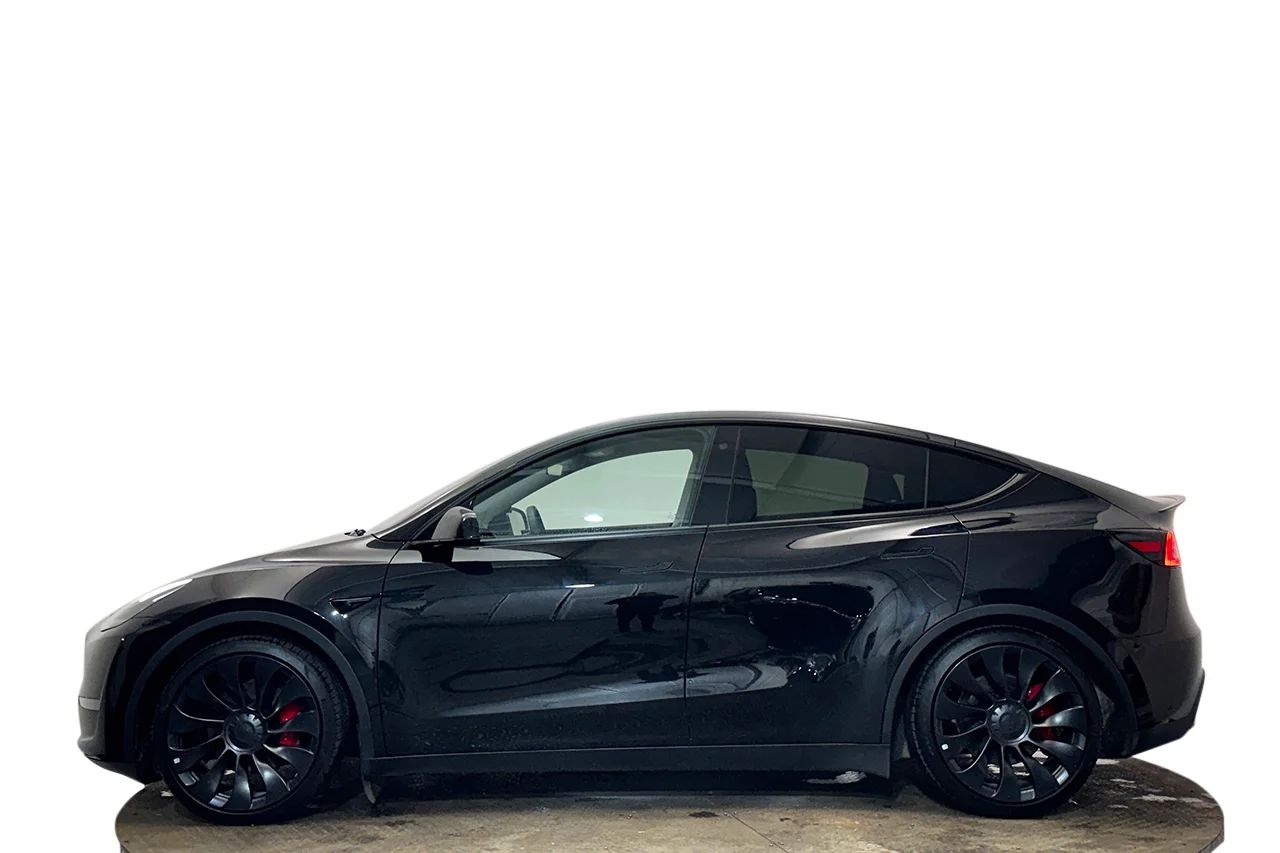 Tesla Model Y Performance Drag AI-Dator V-Pump Premiumljud 534hk – bild 9 av 36