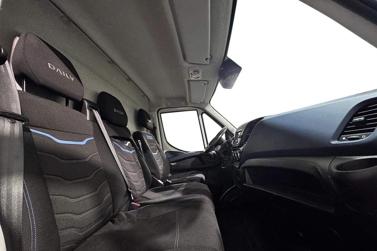 Iveco Daily 35-NP 3.0 JTD CNG Hi-Matic L3H2 Drag 3sits Pekskärm 136hk – bild 14 av 23