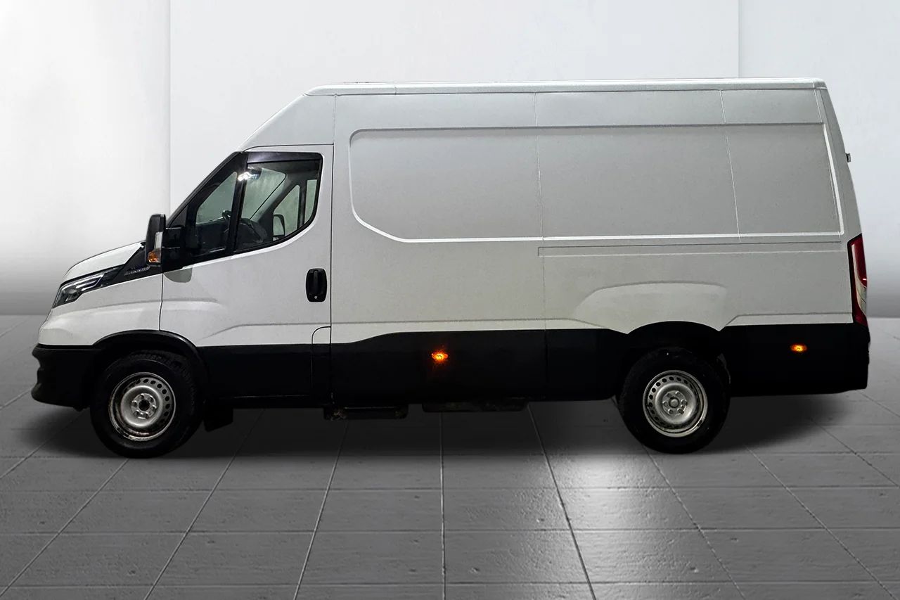 Iveco Daily 35-NP 3.0 JTD CNG Hi-Matic L3H2 Drag 3sits Pekskärm 136hk – bild 8 av 23