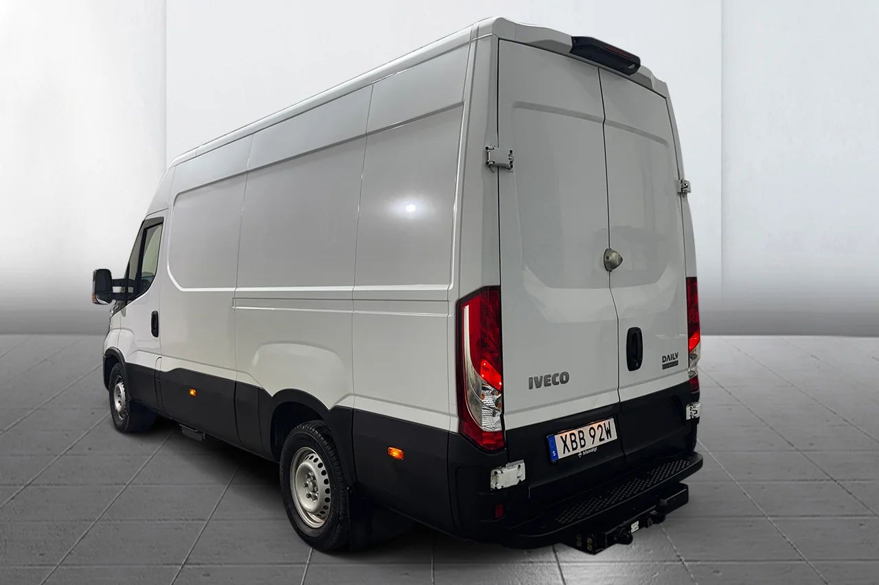 Iveco Daily 35-NP 3.0 JTD CNG Hi-Matic L3H2 Drag 3sits Pekskärm 136hk – bild 7 av 23