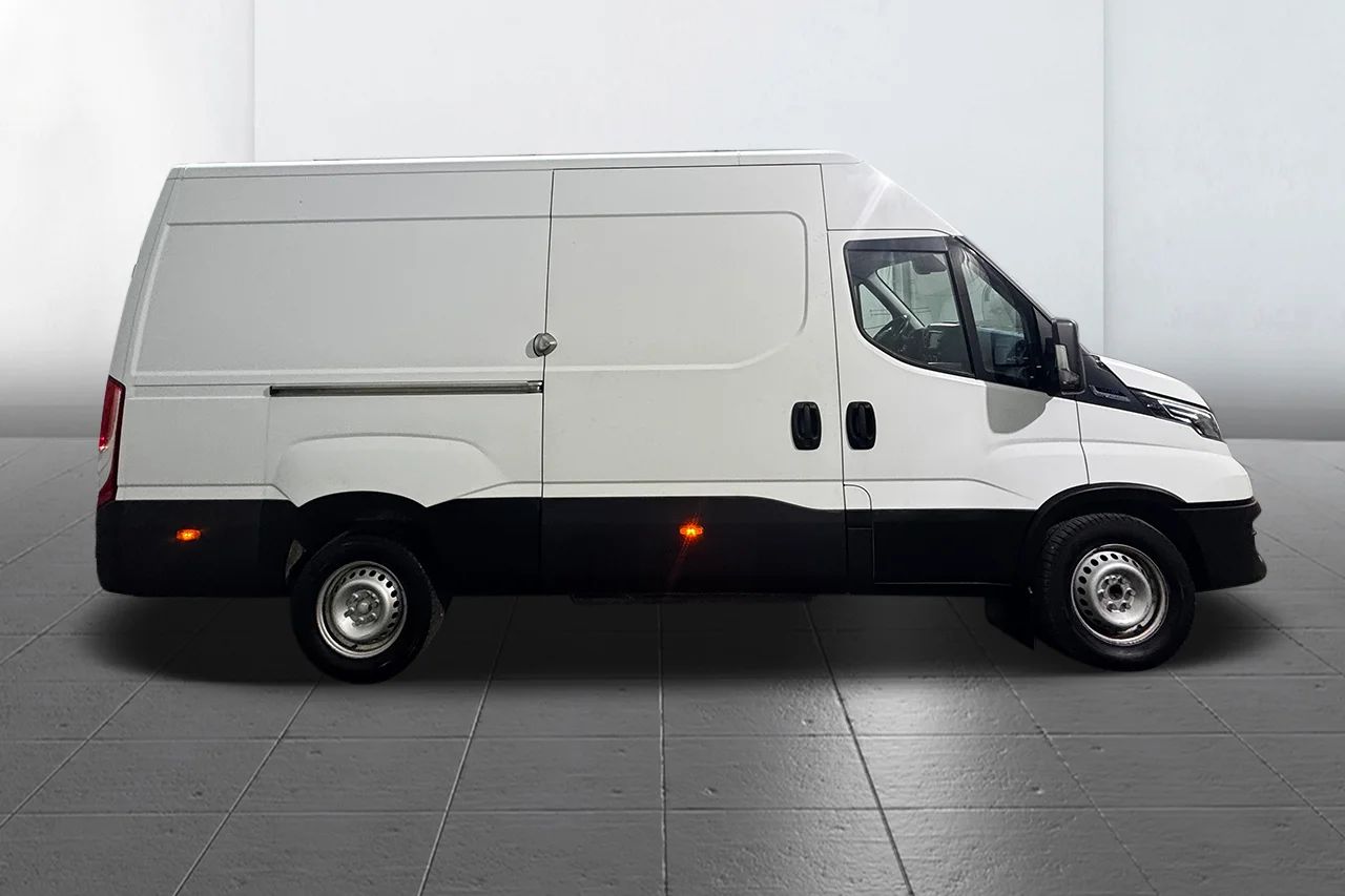 Iveco Daily 35-NP 3.0 JTD CNG Hi-Matic L3H2 Drag 3sits Pekskärm 136hk – bild 4 av 23