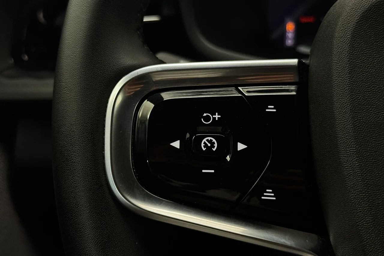 Polestar 2 Standard Range Drag Elstolar Cockpit Keyless P-Klimat MOMS 231hk – bild 17 av 29