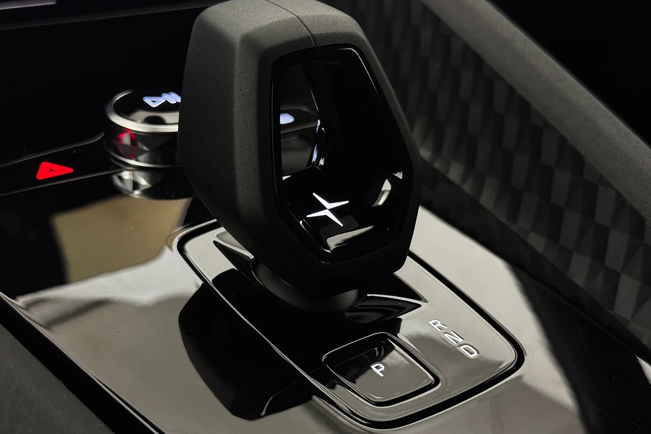 Polestar 2 Standard Range Drag Elstolar Cockpit Keyless P-Klimat MOMS 231hk – bild 25 av 29