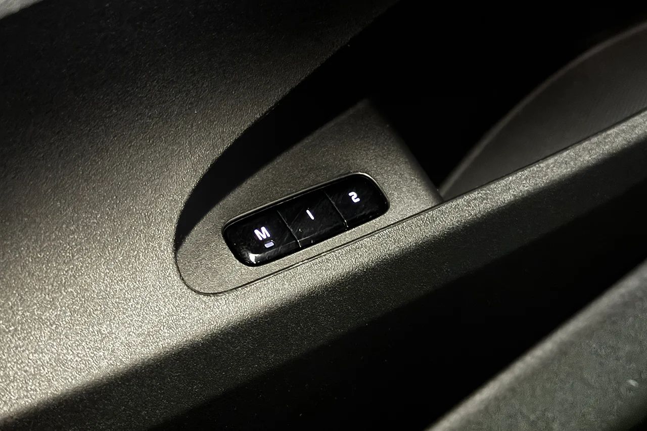 Polestar 2 Standard Range Drag Elstolar Cockpit Keyless P-Klimat MOMS 231hk – bild 13 av 29