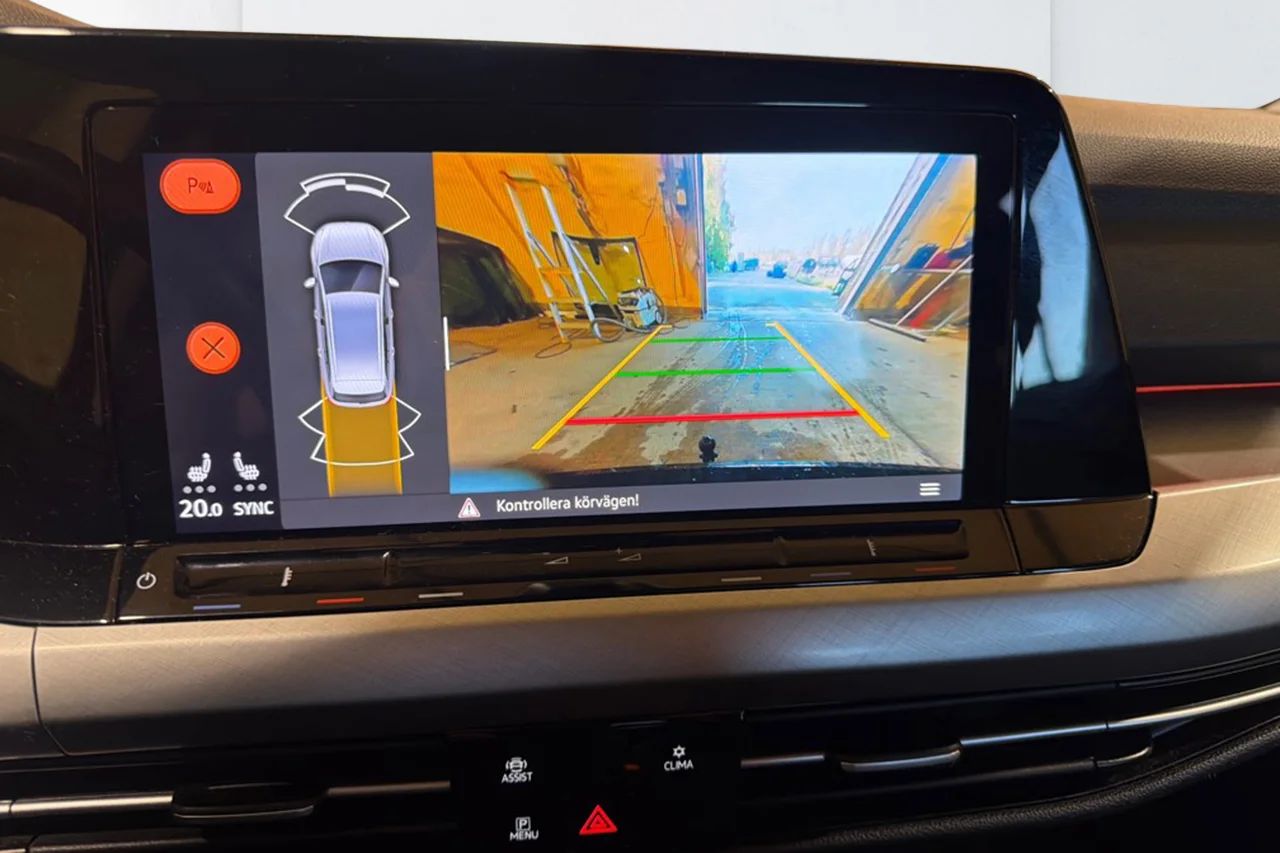 Volkswagen Golf SC 1.5 eTSI Drag Kamera Cockpit Värmare 150hk – bild 9 av 10
