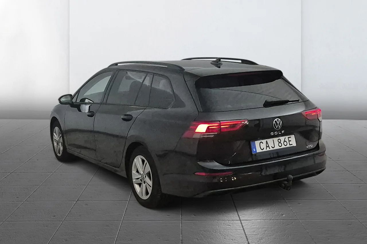 Volkswagen Golf SC 1.5 eTSI Drag Kamera Cockpit Värmare 150hk – bild 4 av 10