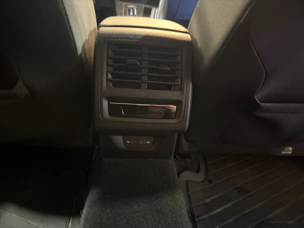Volkswagen Golf SC 1.5 eTSI Drag Kamera Cockpit Värmare 150hk – bild 8 av 10