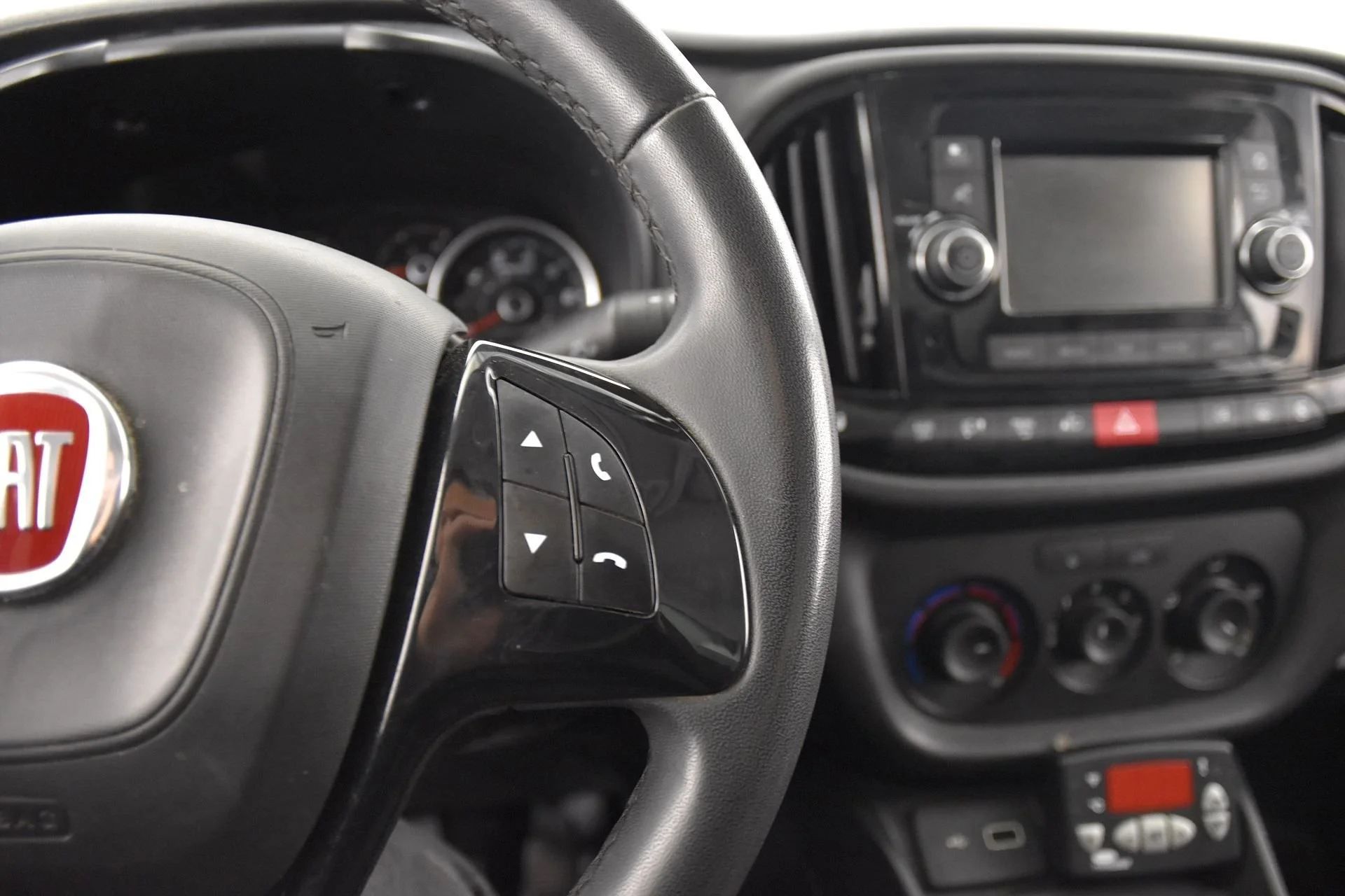 Fiat Doblo WORK UP 1.6 Kylbil 3sits Kamera MOMS 105hk – bild 10 av 13