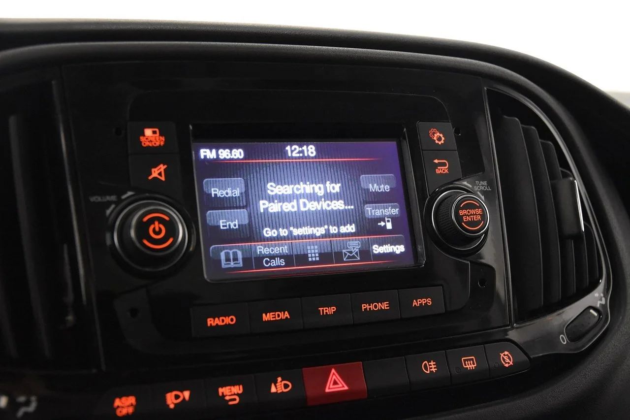 Fiat Doblo WORK UP 1.6 Kylbil 3sits Kamera MOMS 105hk – bild 11 av 13