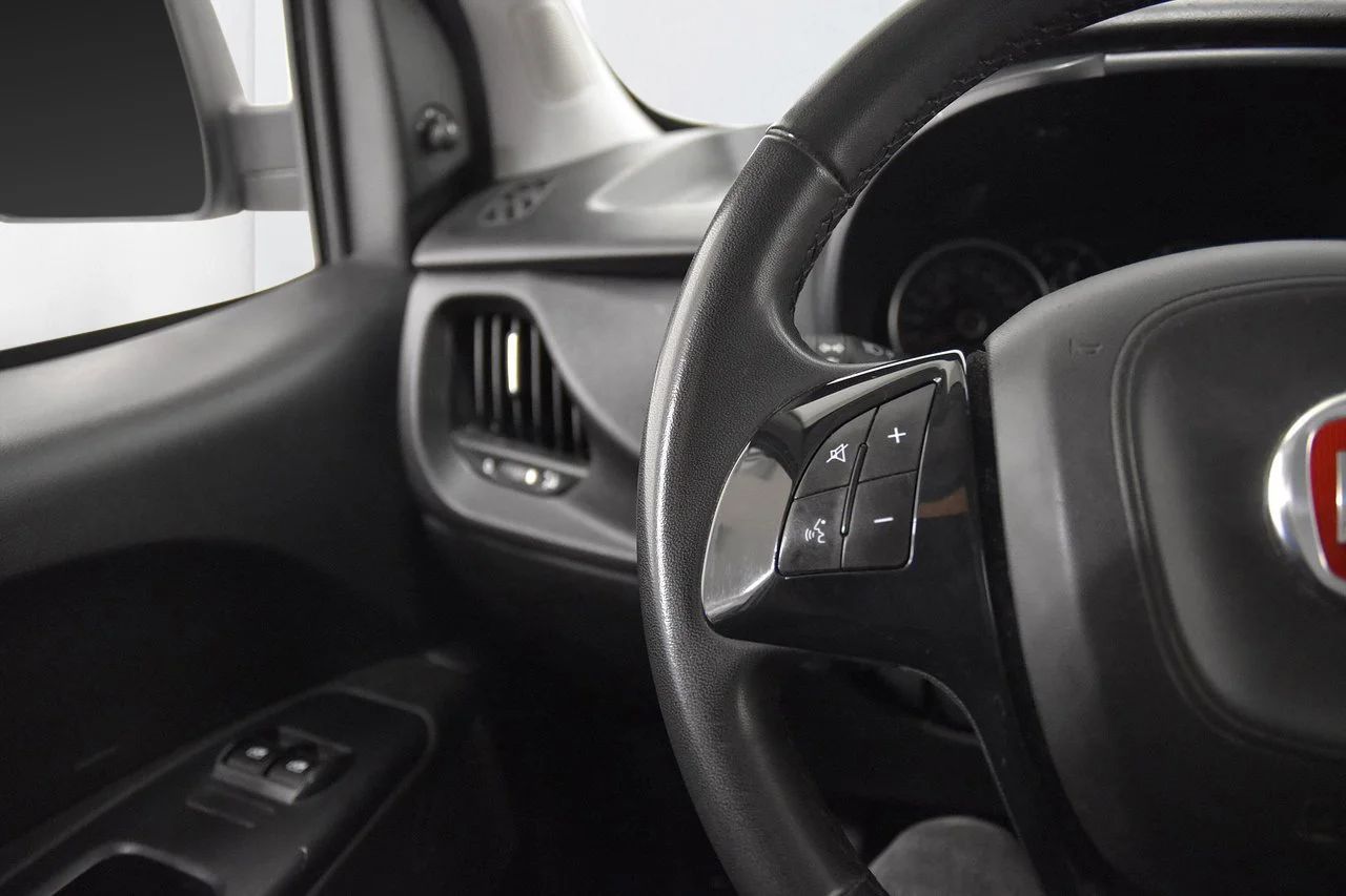 Fiat Doblo WORK UP 1.6 Kylbil 3sits Kamera MOMS 105hk – bild 9 av 13