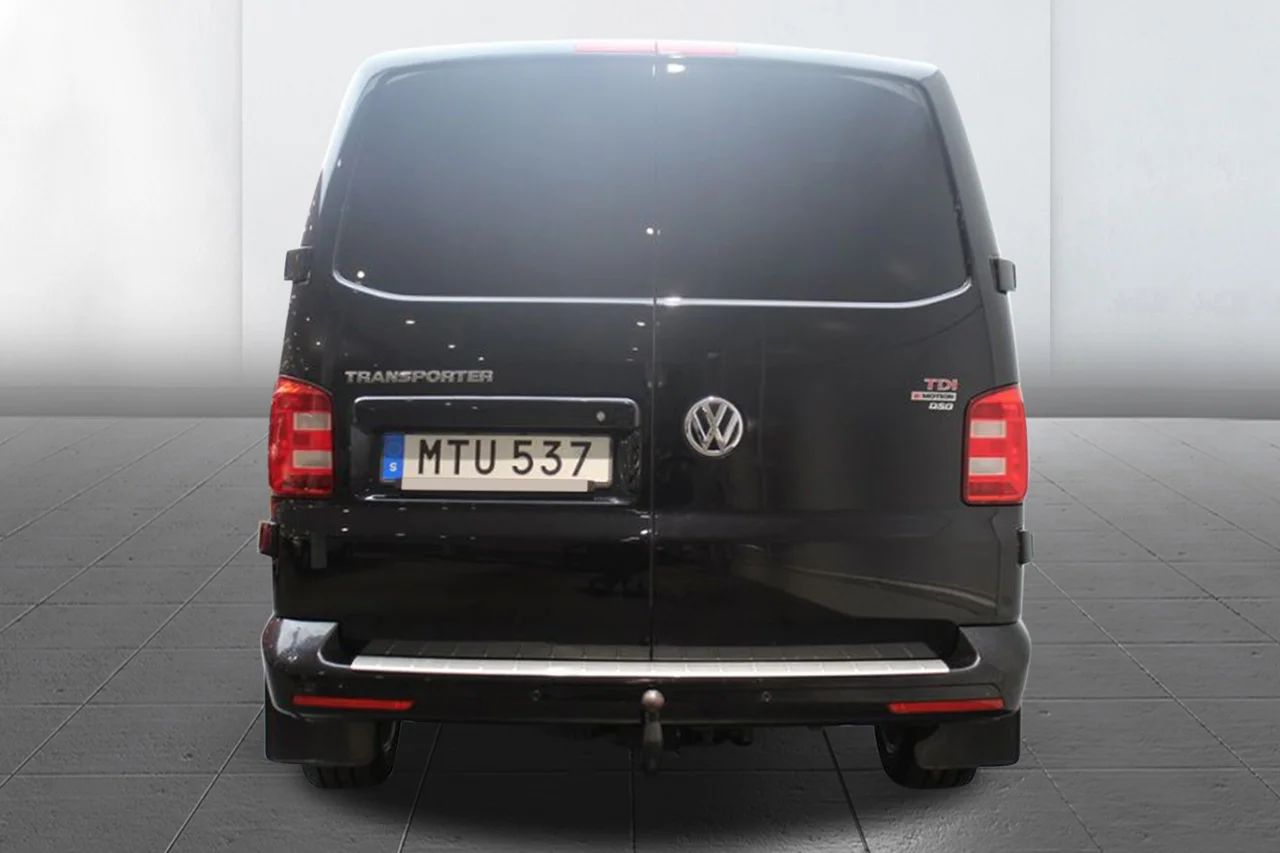 Volkswagen transporter TwinCab T32 2.0 TDI 4M Komfort Drag Värmare 5sits 204hk – bild 4 av 11