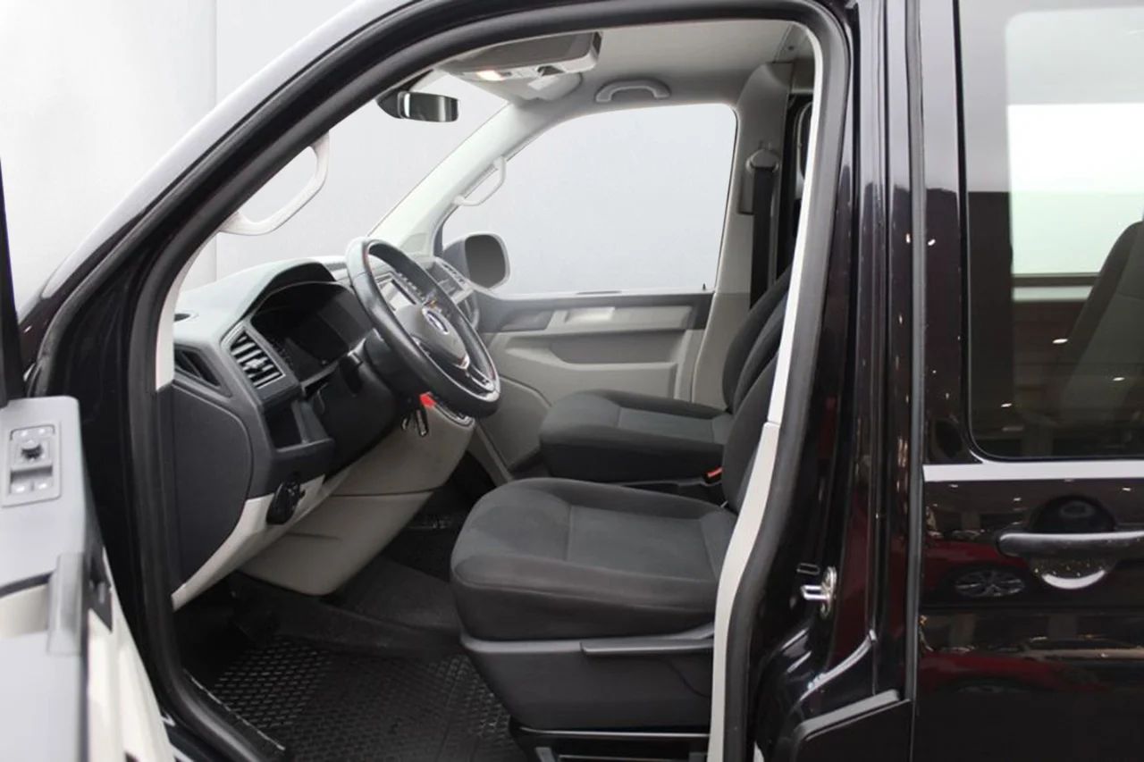 Volkswagen transporter TwinCab T32 2.0 TDI 4M Komfort Drag Värmare 5sits 204hk – bild 8 av 11