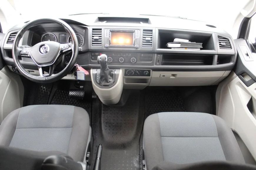 Volkswagen transporter TwinCab T32 2.0 TDI 4M Komfort Drag Värmare 5sits 204hk – bild 10 av 11