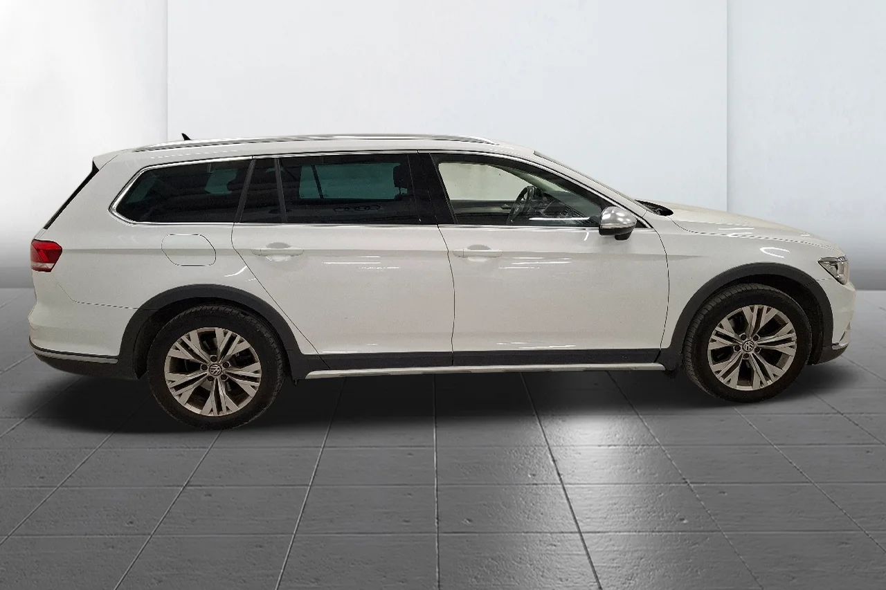 Volkswagen Passat Alltrack 2.0 TDI 4M Executive Drag Läder Cockpit Kamera Värmare – bild 4 av 11