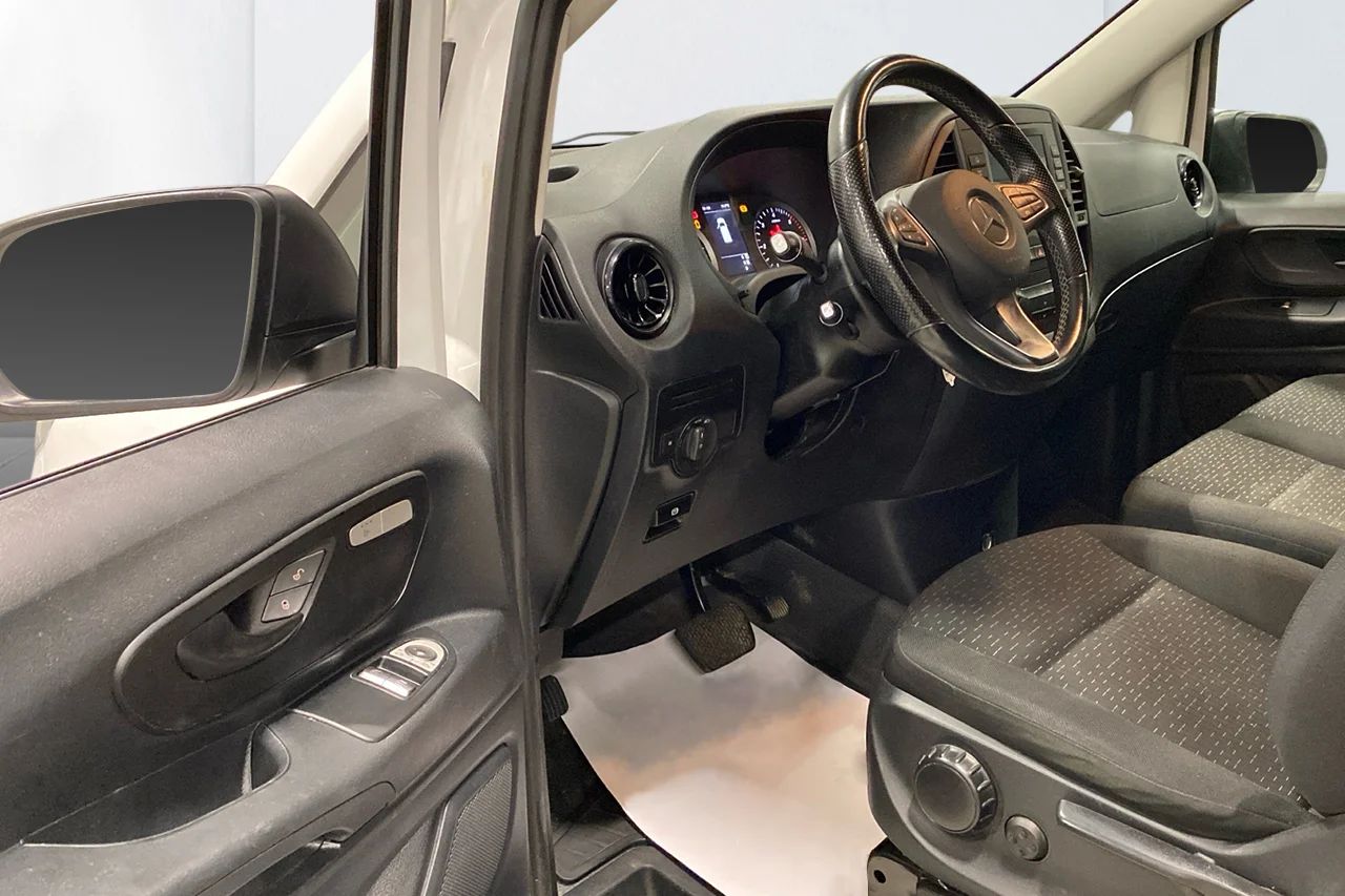 Mercedes-Benz Vito 116 CDI 3.0t L2 Aut 3sits Drag Kamera Värmare 163hk – bild 8 av 10
