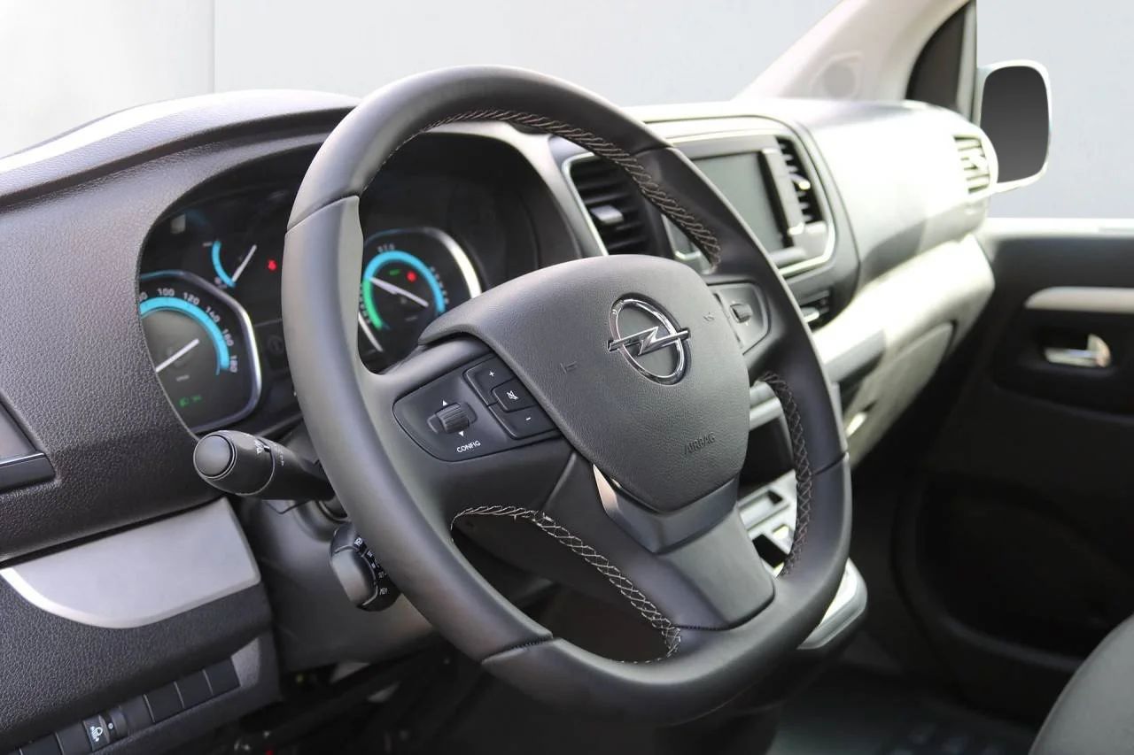 Opel Vivaro-e 75 kWh L2 3-sits PDC App-Connect MOMS 136hk – bild 5 av 5
